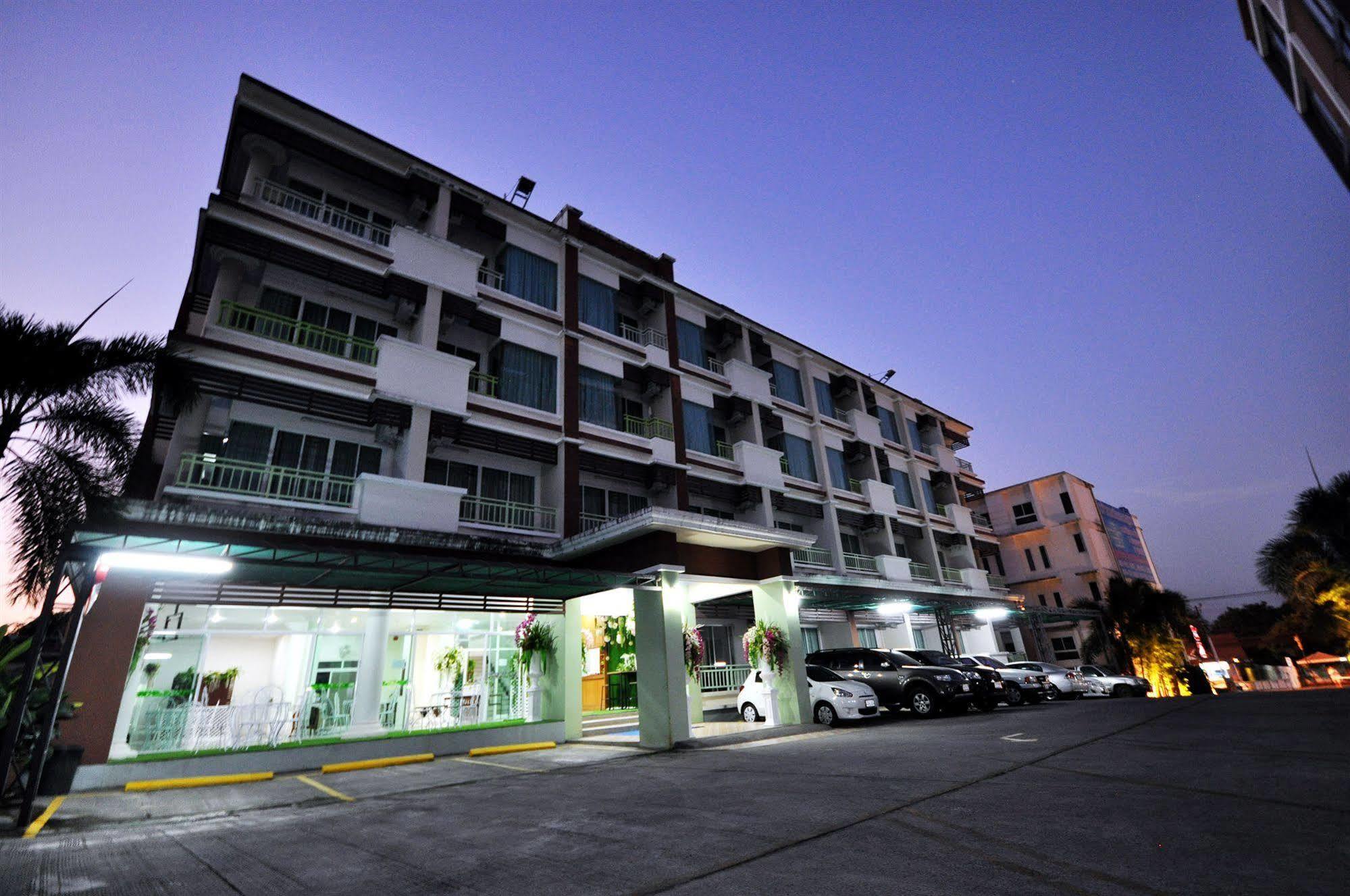 Oyo 792 Omsaga Phuket Hotel Exterior photo