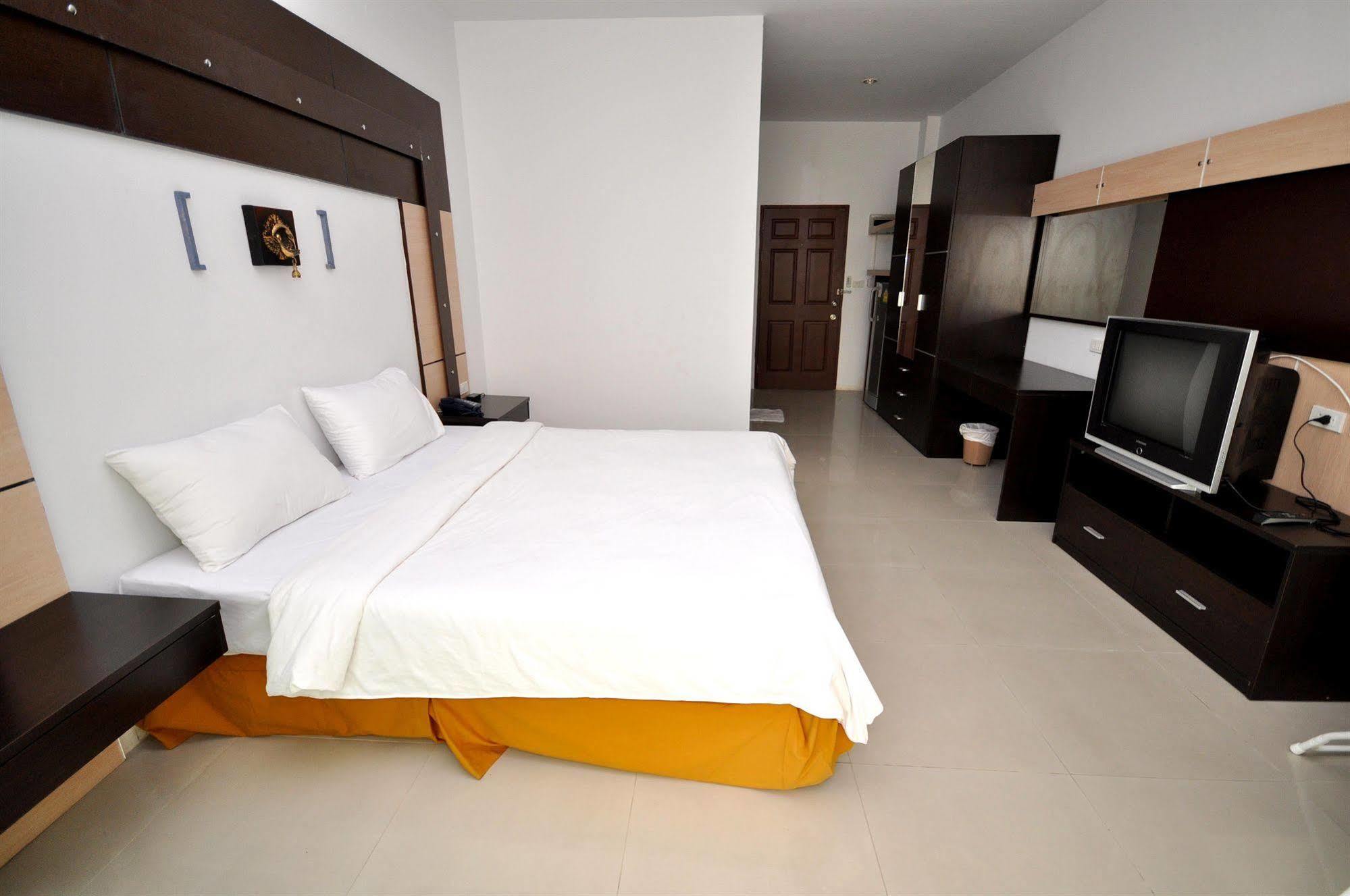 Oyo 792 Omsaga Phuket Hotel Exterior photo