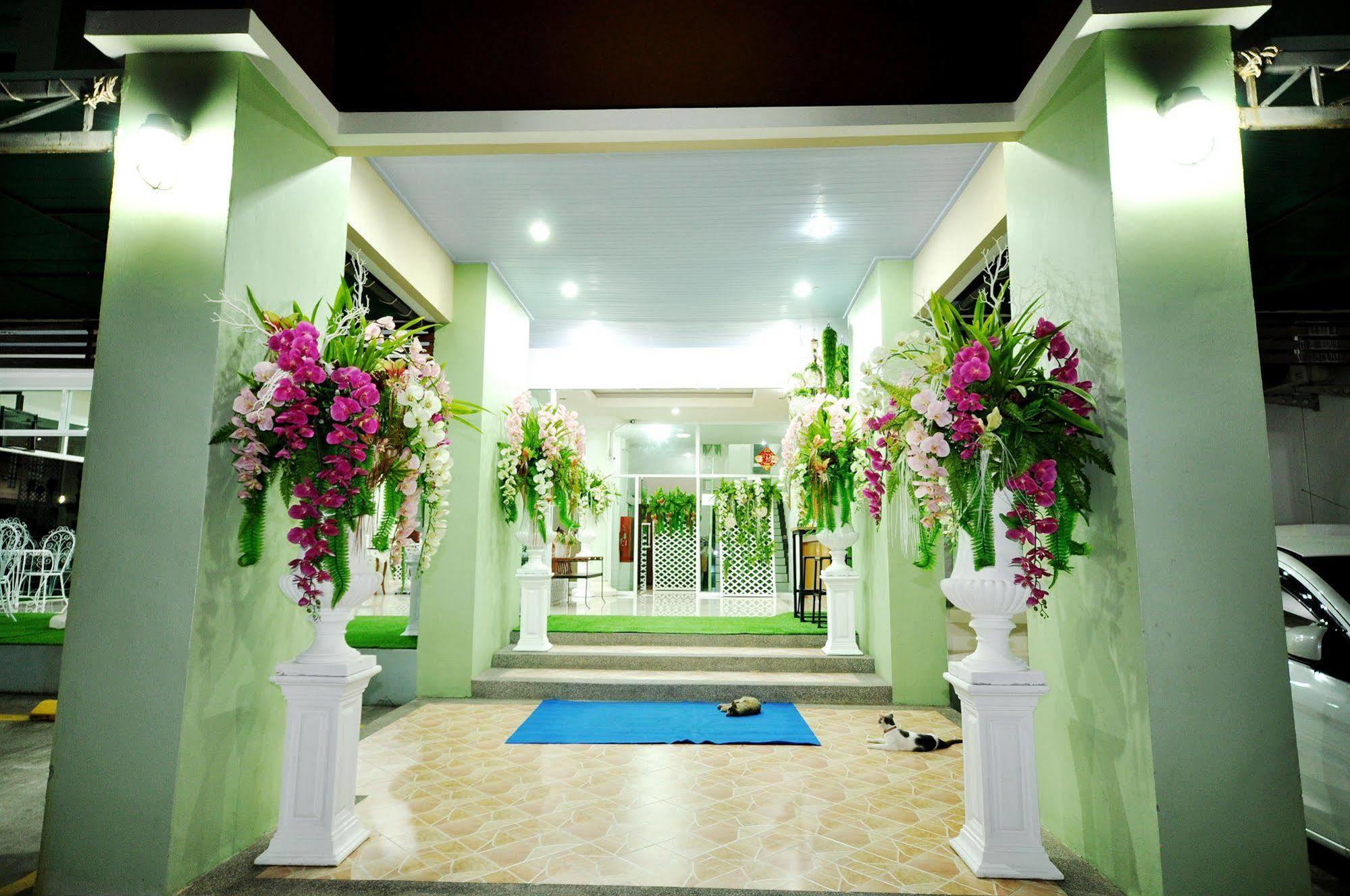 Oyo 792 Omsaga Phuket Hotel Exterior photo